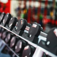 Umfangreicher Freihantelbereich